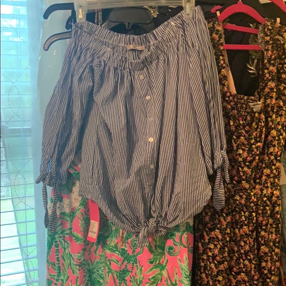 active usa off the shoulder top!